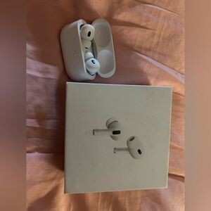 Apple AirPods Pro with White Charging Case